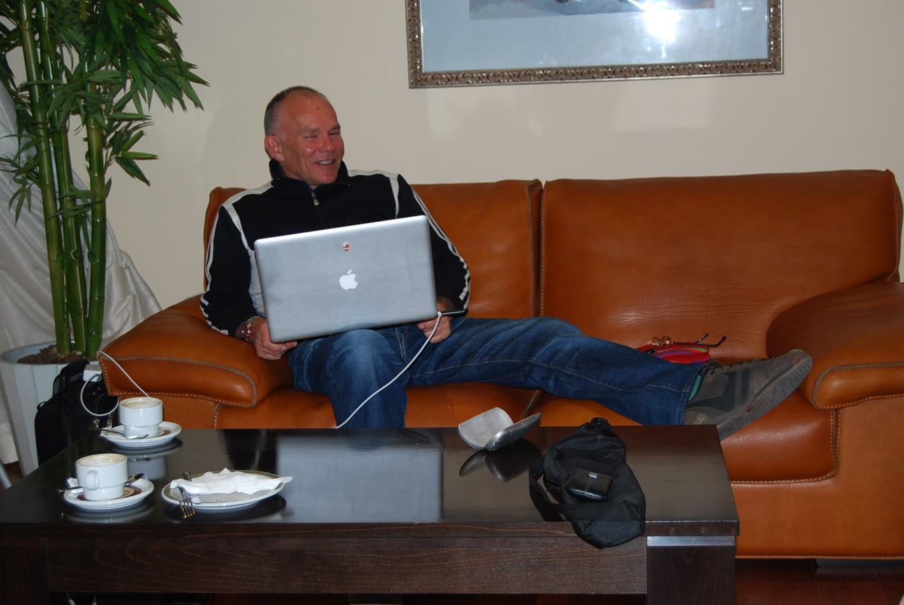 Photo by @TonyJaveaF1: Peter in his improvised office in Jerez - the glitz and glamour of Formula 1