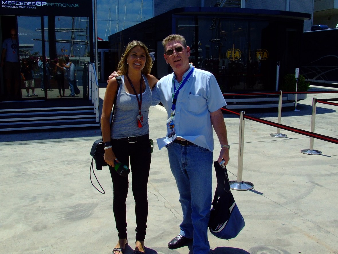 Tony Driver Interaction @ Valencia, pics by @p2pc2e and some random dudes, like the one with Alonso