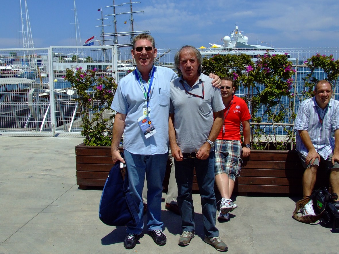 Tony Driver Interaction @ Valencia, pics by @p2pc2e and some random dudes, like the one with Alonso