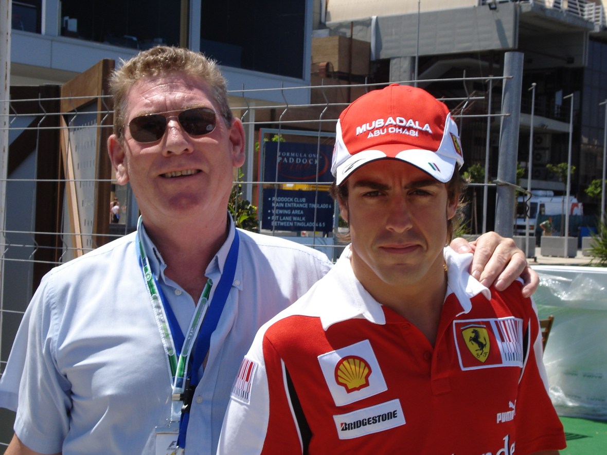 Tony Driver Interaction @ Valencia, pics by @p2pc2e and some random dudes, like the one with Alonso