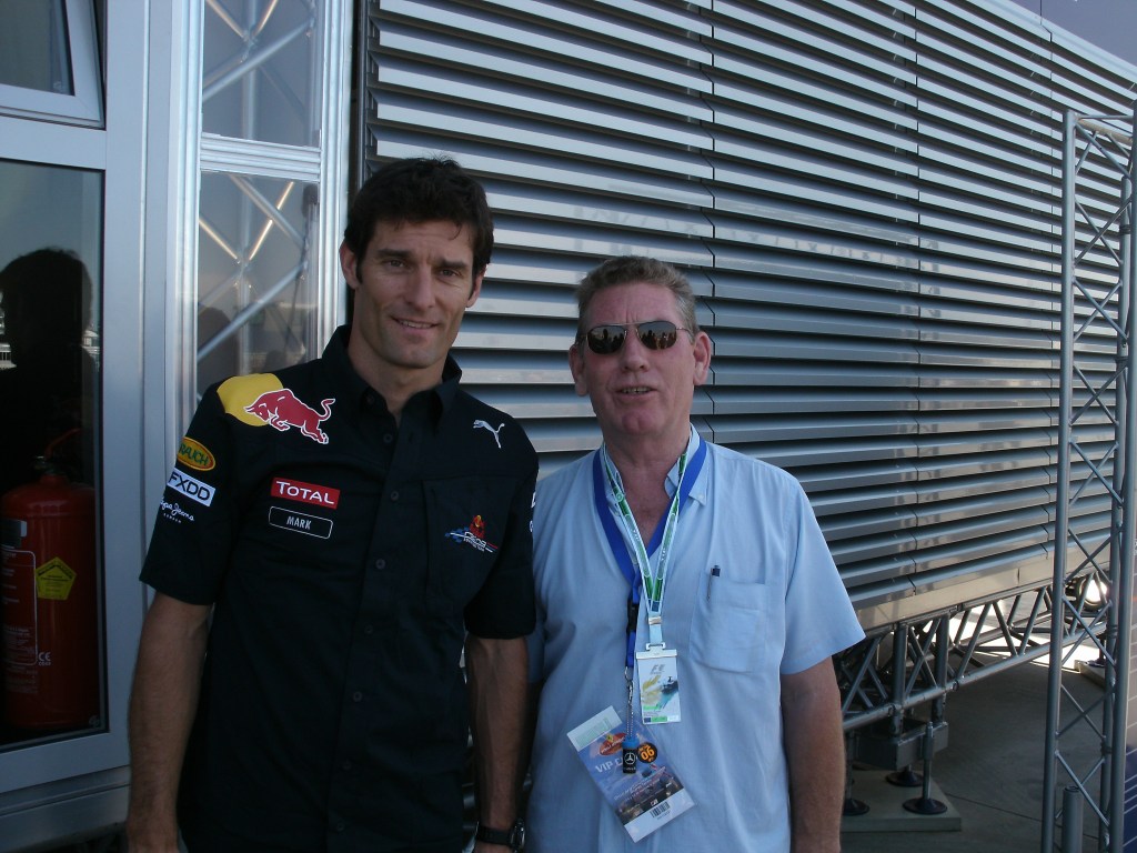 Tony Driver Interaction @ Valencia, pics by @p2pc2e and some random dudes, like the one with Alonso