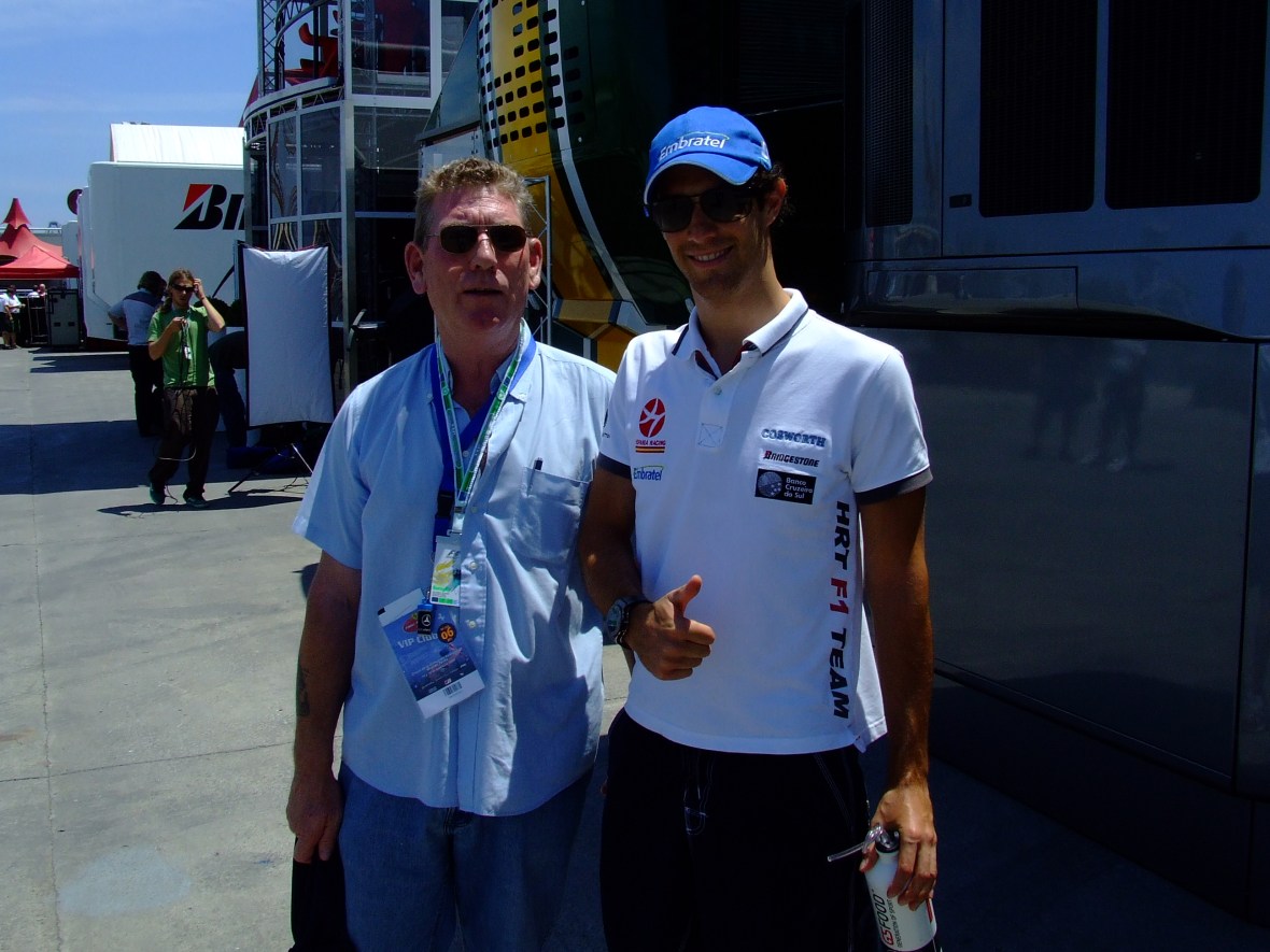 Tony Driver Interaction @ Valencia, pics by @p2pc2e and some random dudes, like the one with Alonso
