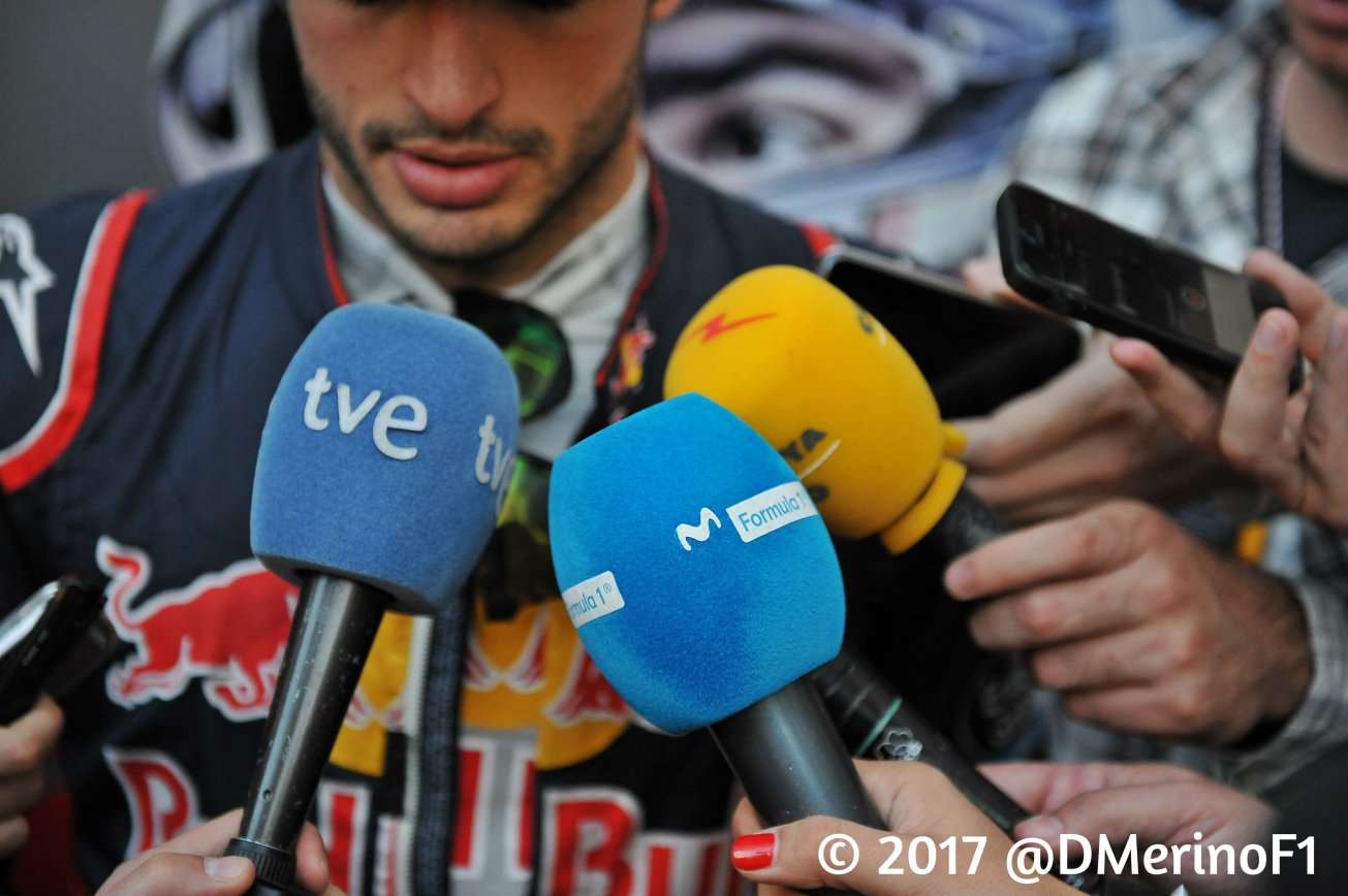 Journos Attack Sainz