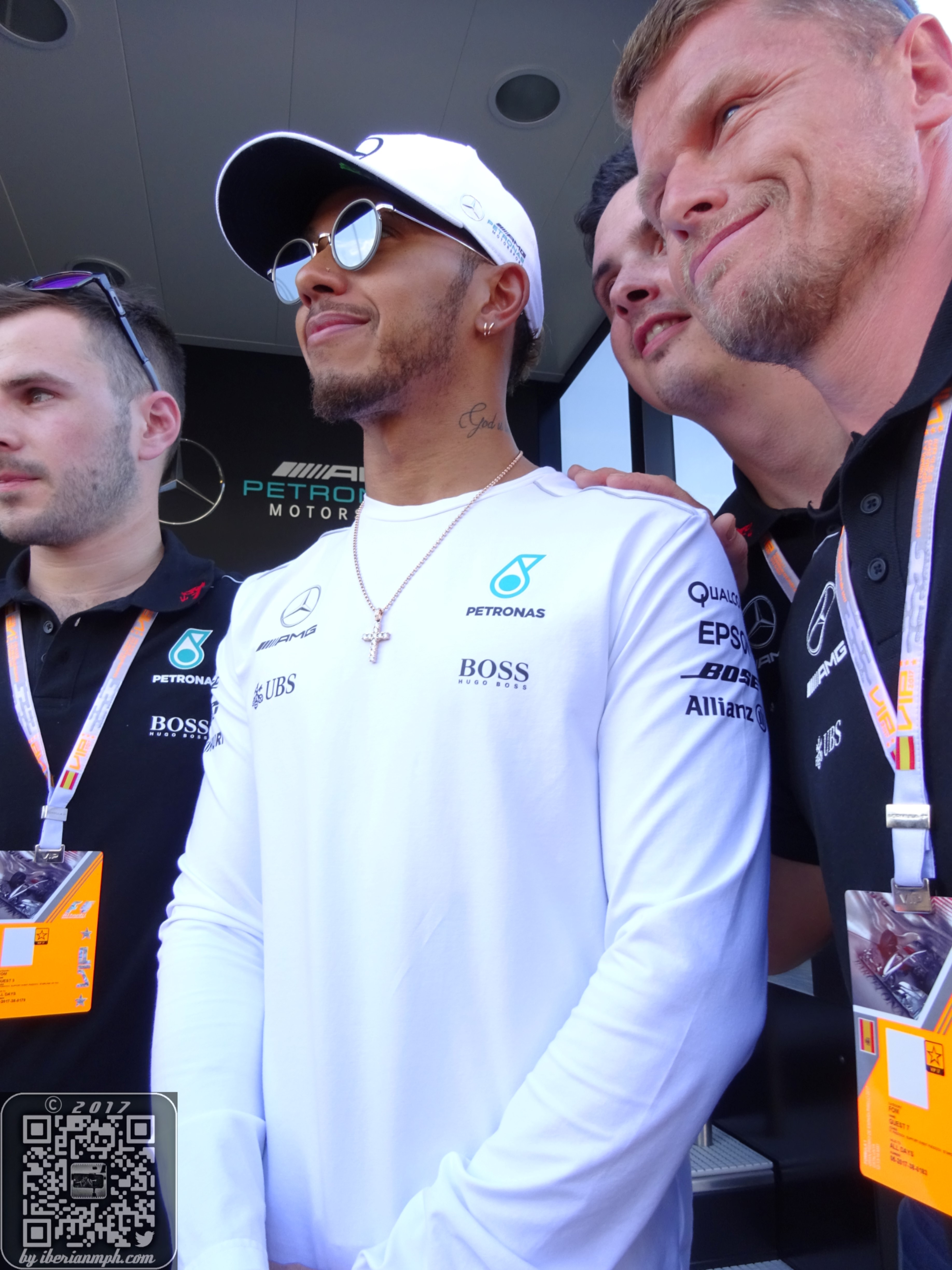 Lewis Shakes His Chain